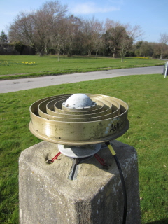 Herstmonceux - flush bracket